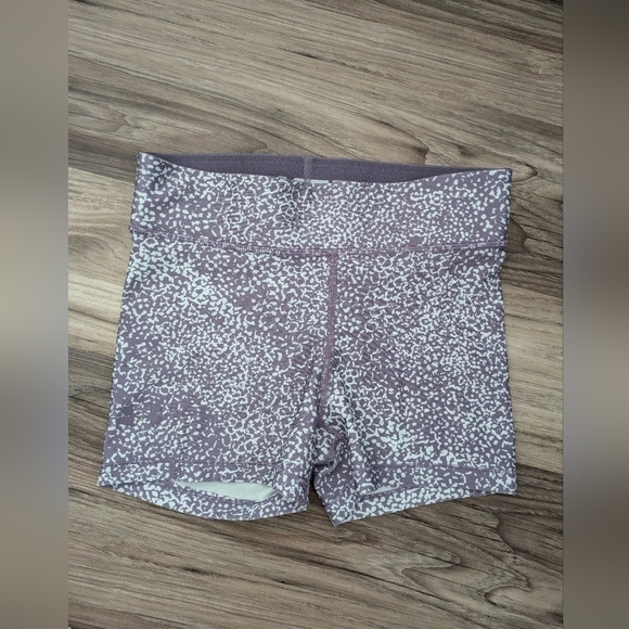 Under Armour Pants - Under Armour Women's HeatGear Midrise Print Shorty